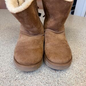 Ugg bow boots